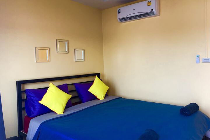 Room 9 of 48