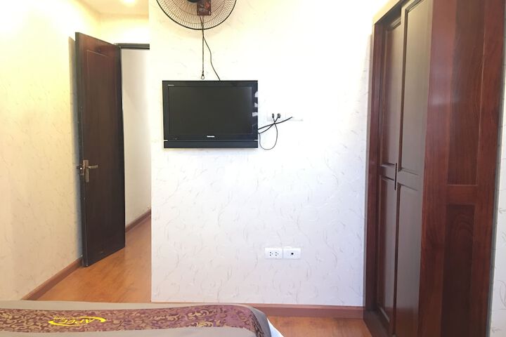 Room 8 of 22