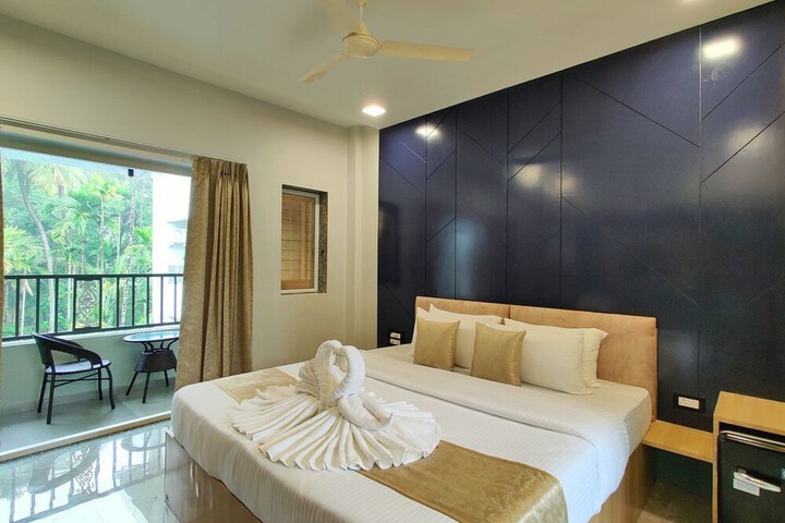 Room 13 of 27