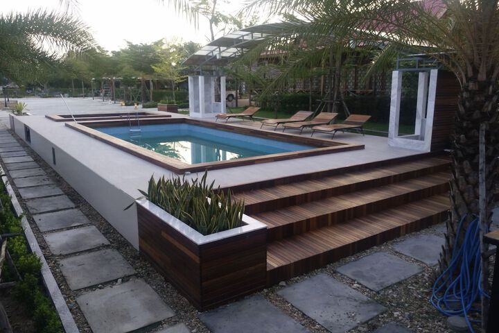 Pool 27 of 44