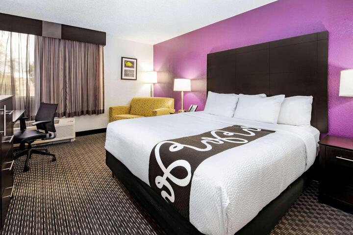 1 King Bed Executive Room (6 of 10)