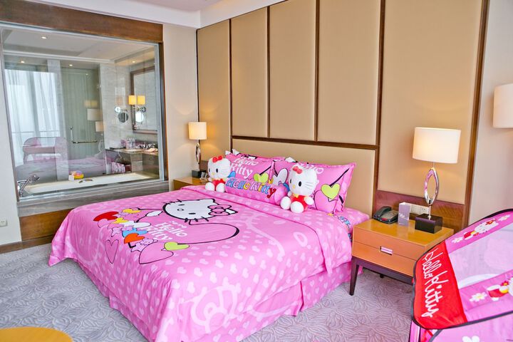 Room 21 of 93