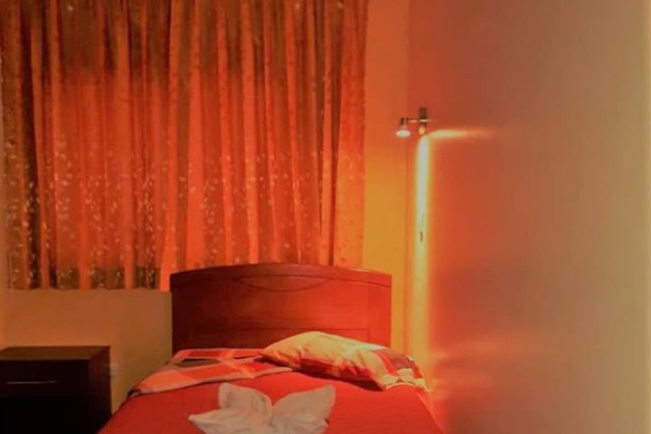 Room 6 of 17