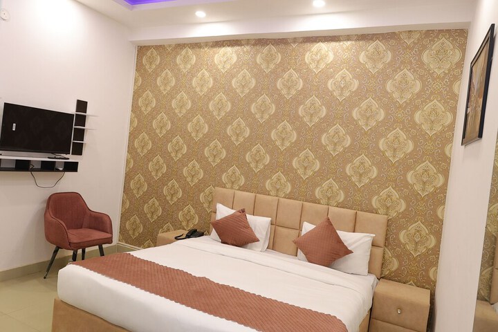 Room 10 of 54