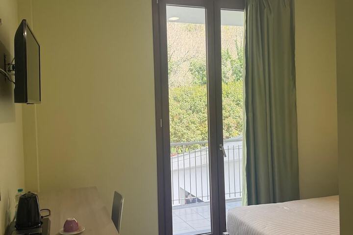 Room 34 of 104