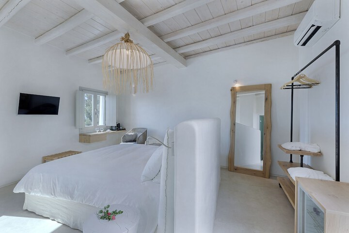 Room 12 of 70