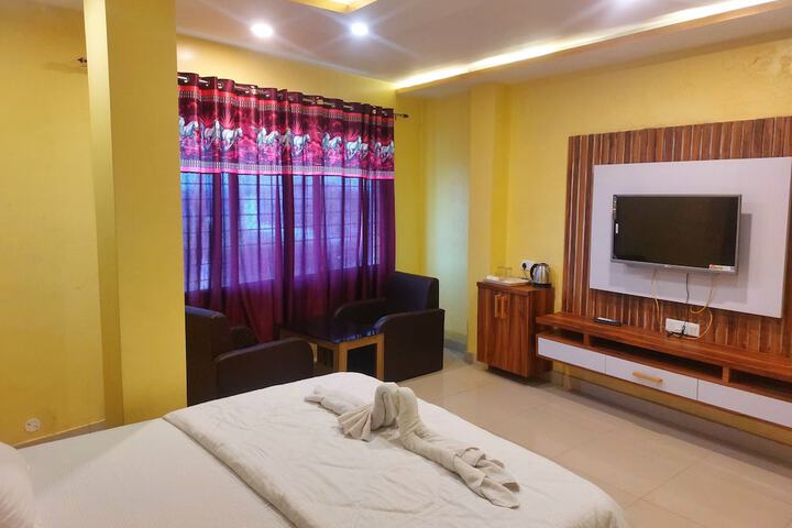 Room 8 of 14