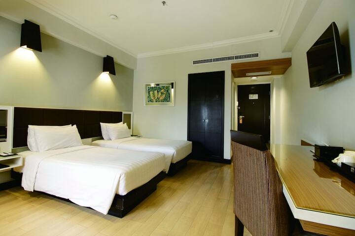 Room 10 of 56