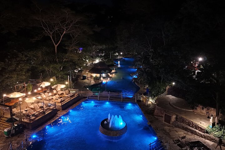 Pools & Facilities