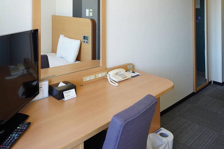 Room 16 of 44