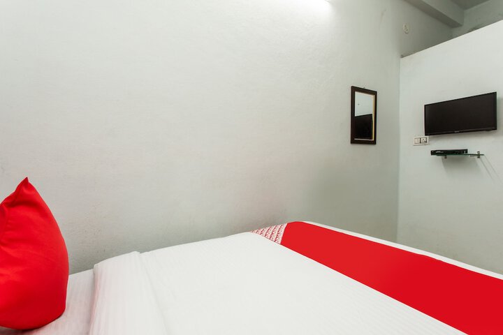 Room 14 of 16