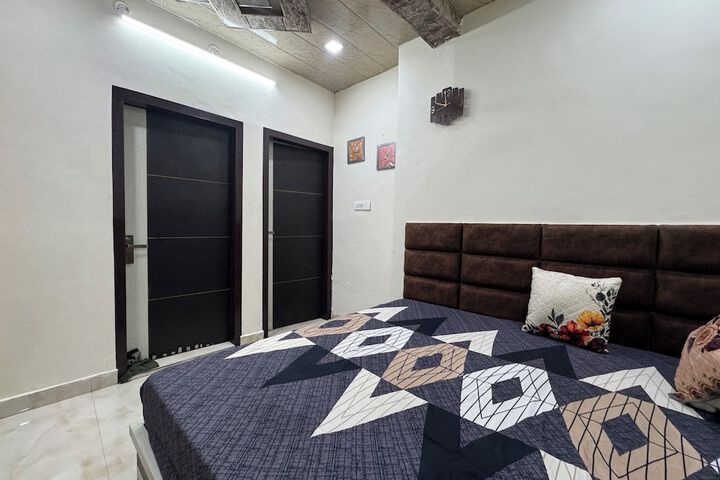 Room 27 of 36