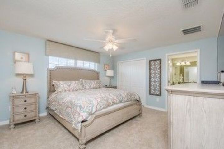 Room 10 of 35