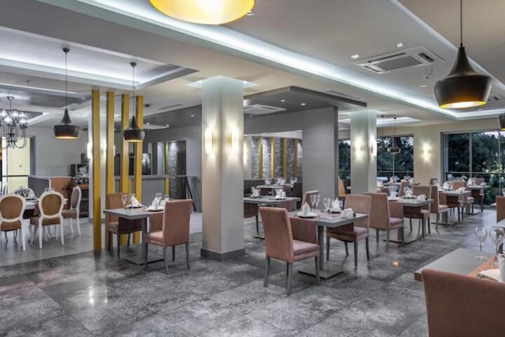 Dining 262 of 417