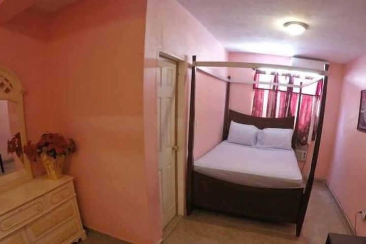 Room 16 of 48