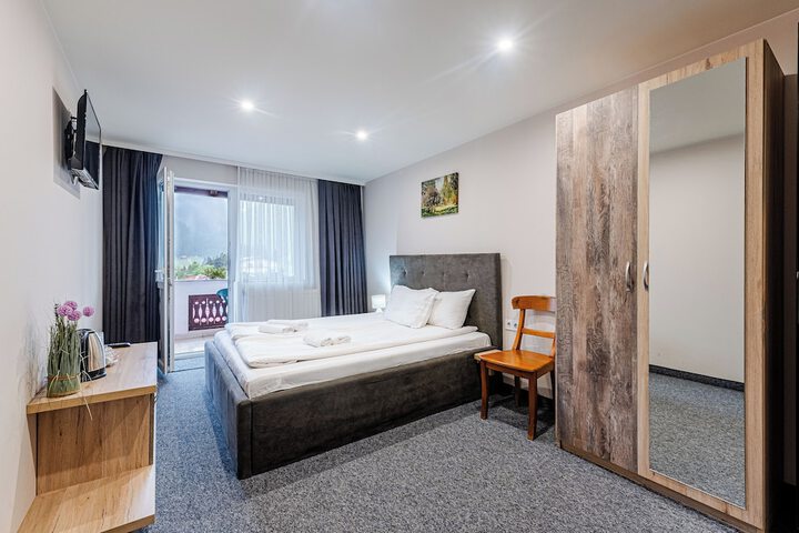 Room 3 of 6