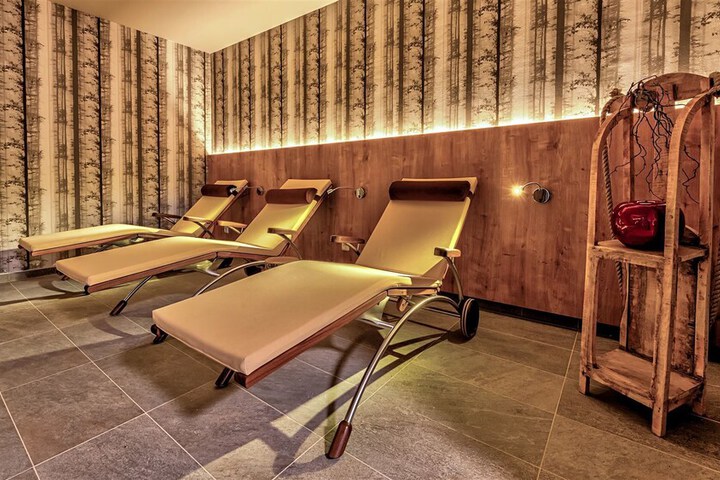 Spa 26 of 46