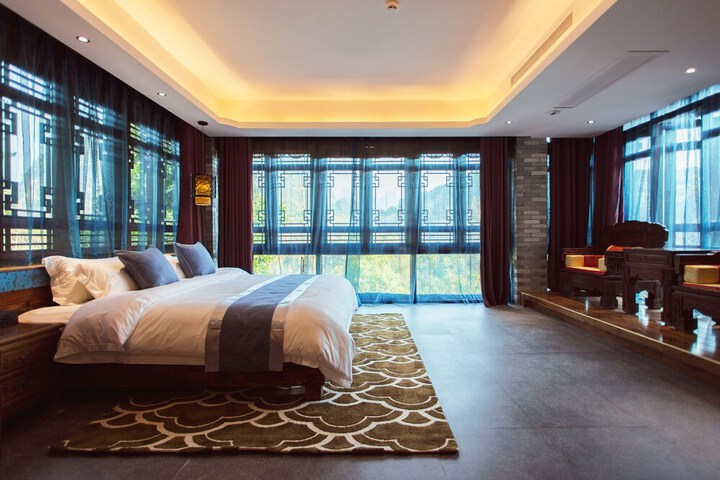 Room 30 of 121