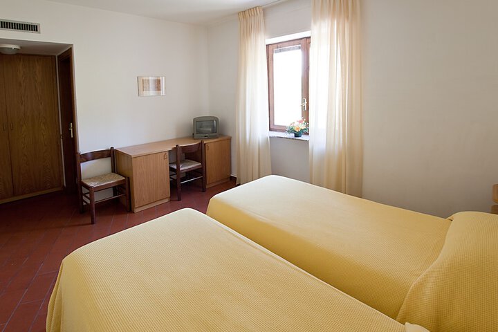 Room 12 of 62
