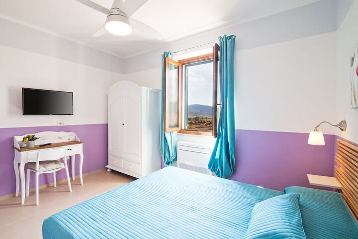 Room 6 of 63