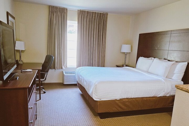 1 King Bed Accessible (2 of 15)