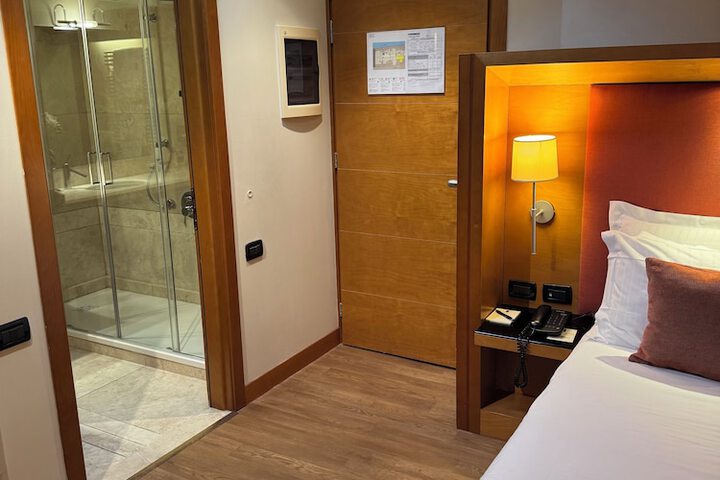 Room 168 of 290