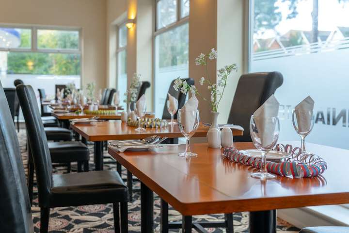 Dining 58 of 72