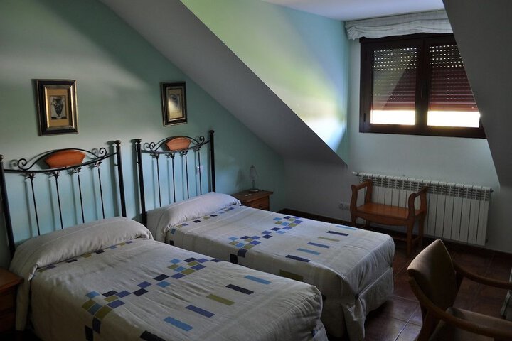 Room 6 of 25