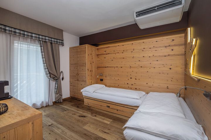 Room 62 of 192