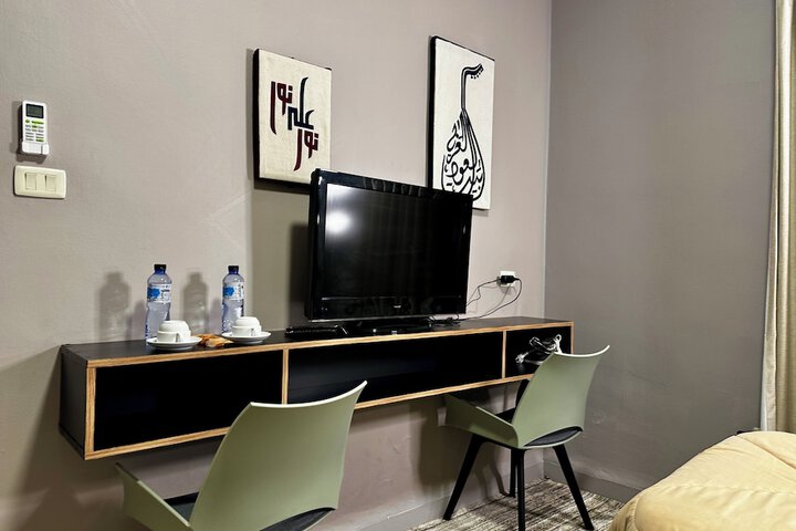 Room 18 of 32