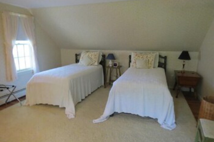 Room 10 of 11