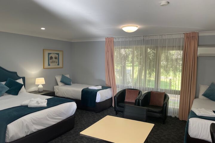 Room 35 of 59