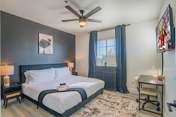 Room 10 of 193