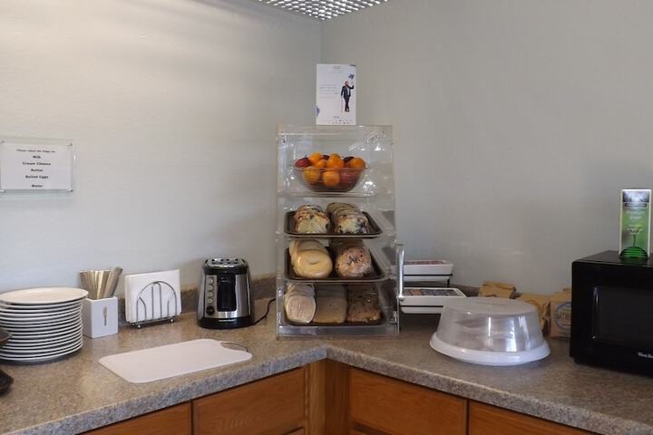 Breakfast/Coffee Service 44 of 52