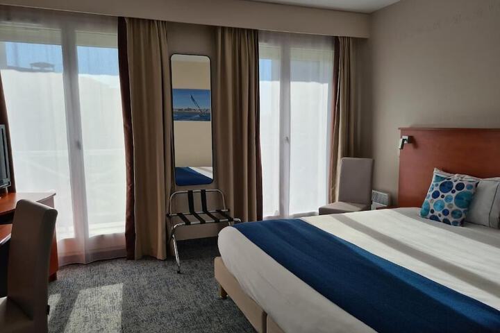 Room 16 of 46
