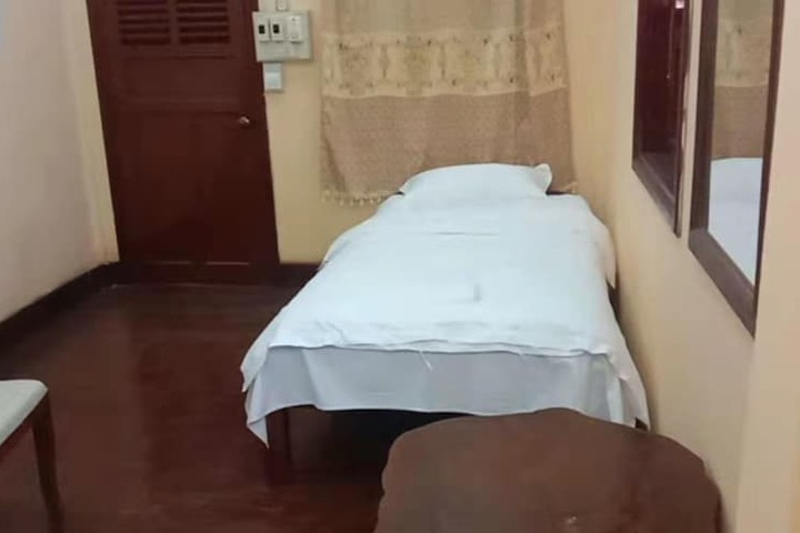 Room 17 of 61