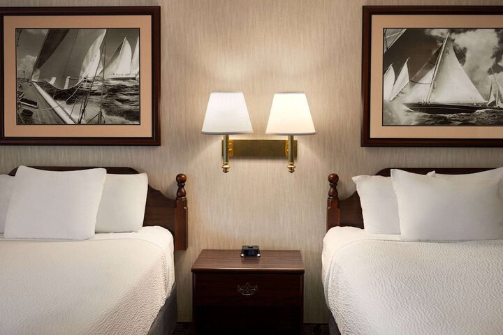 2 Double Beds (11 of 16)