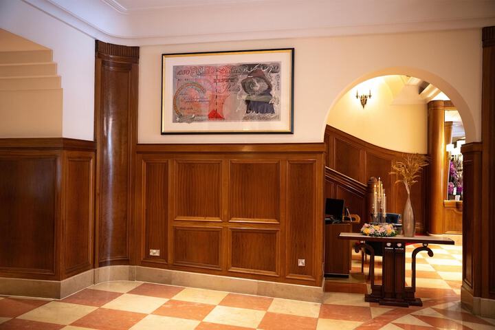 Guest Lobby