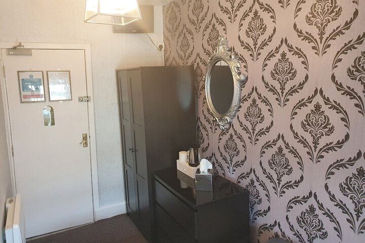 Room 19 of 49