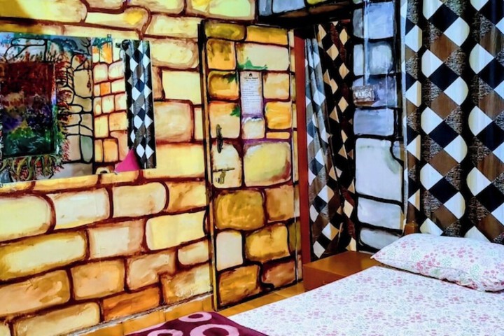 Room 89 of 195