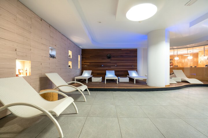 Pool 46 of 178