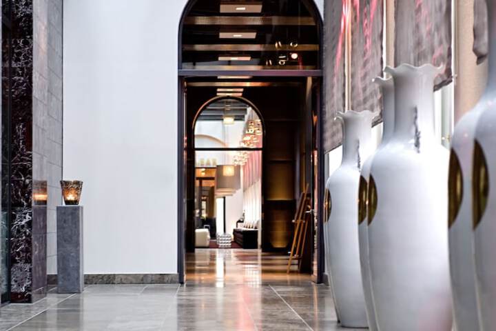 Ballroom/Hall 188 of 215