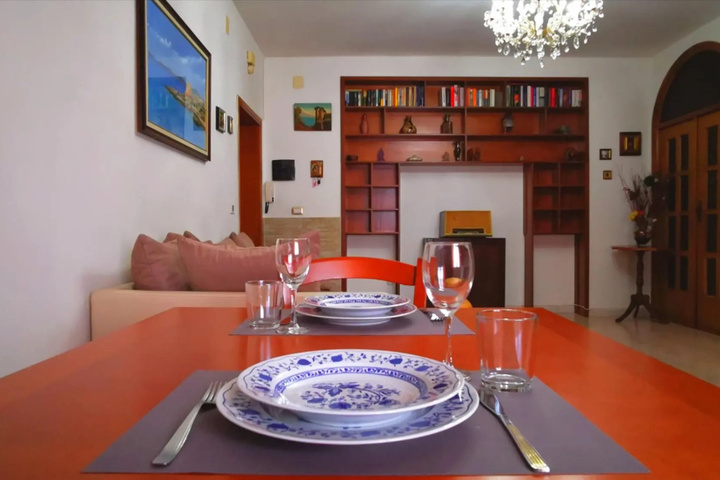 Dining 10 of 13