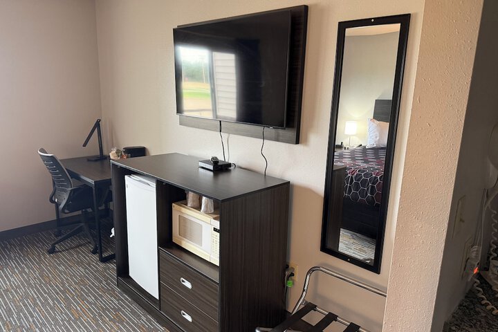 Room 9 of 25