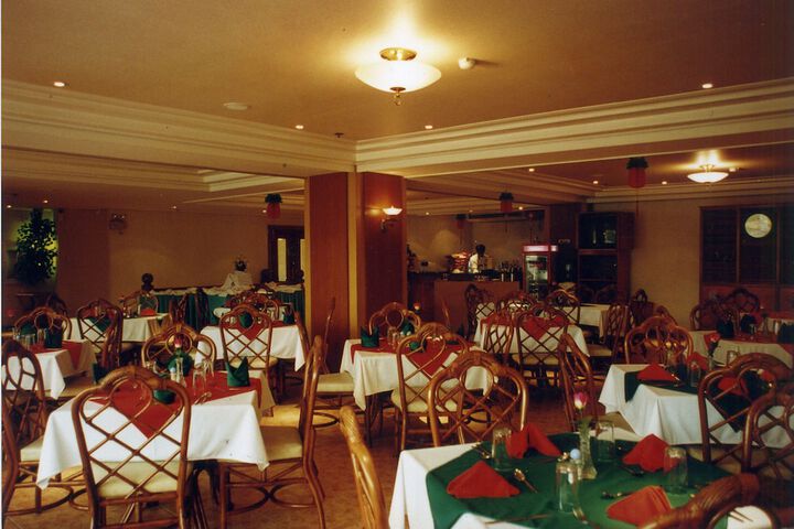 Dining 52 of 53