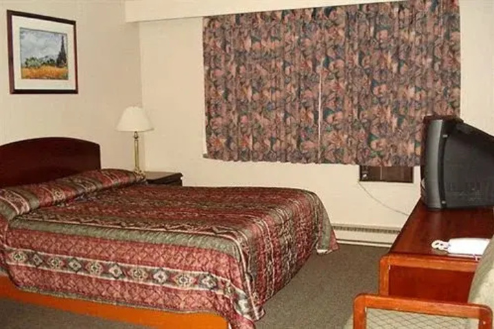 Room 32 of 34