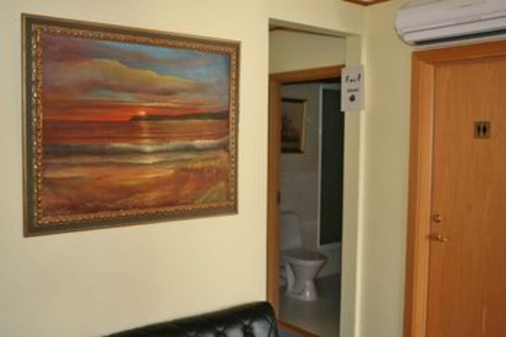 Room 3 of 118