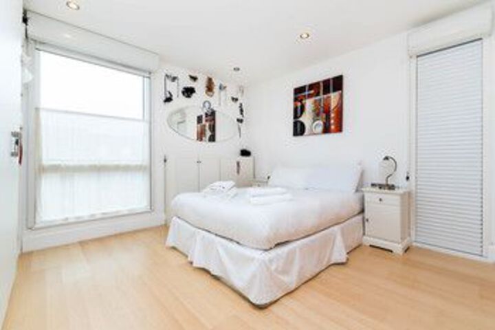 Room 5 of 17