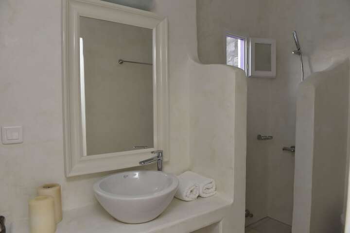 Room 75 of 103