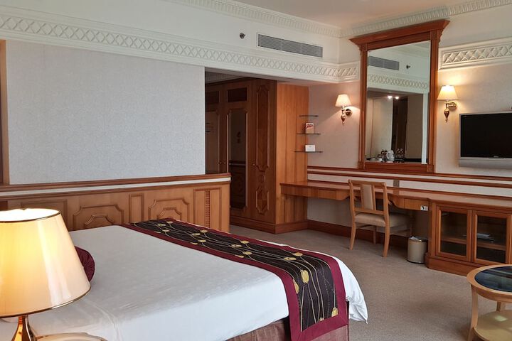 Room 7 of 39